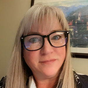 Meet your Posher, Laurie